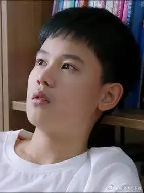 后妈轻松化解矛盾  #小别离#  #胡先煦#  #陈小纭#特别声明:以上文章