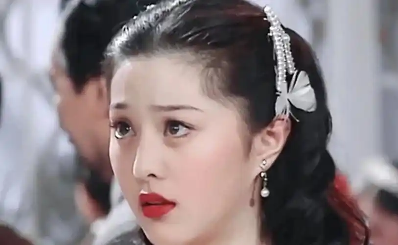 16岁的范冰冰眼神清澈演技自然,如今风尘气十足,过于在乎名利