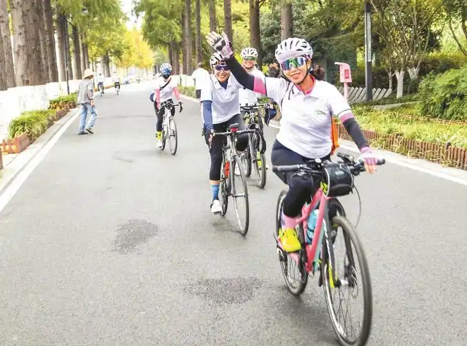 上万元的自行车热销 爆火的骑行运动还能热多久_长江云 - 湖北网络广