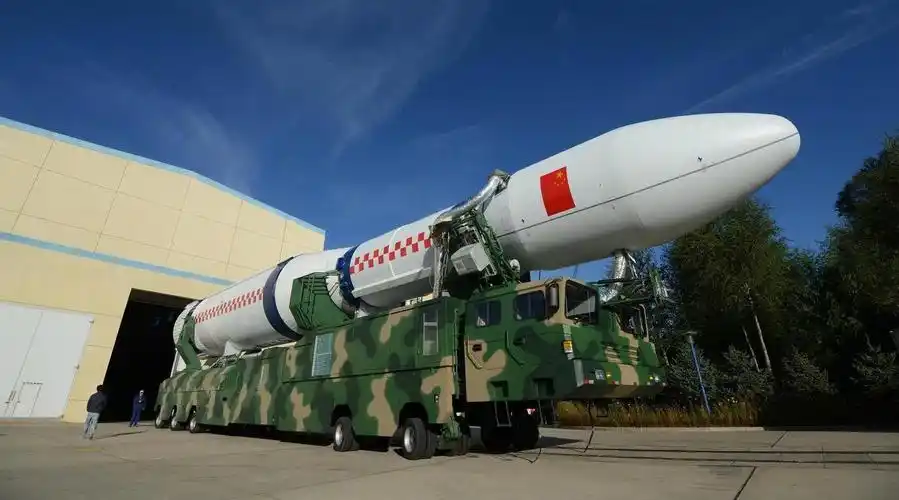 大国博弈核心筹码,此人扎根大漠26年,让中国不惧美国核导弹威胁_新浪