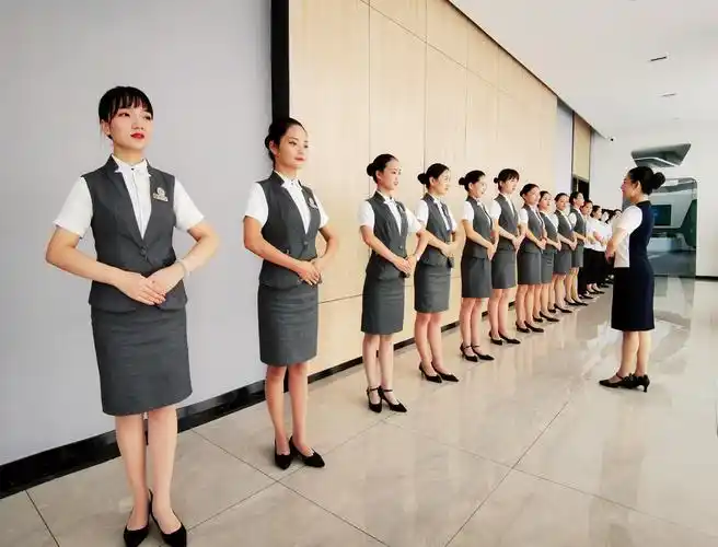 服务式站姿练习