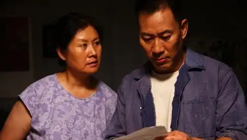 61岁老戏骨吴京安近照,高干子弟,妻子身份成成谜