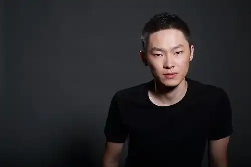 梁博《梁博》:一个选秀冠军的崭新范本