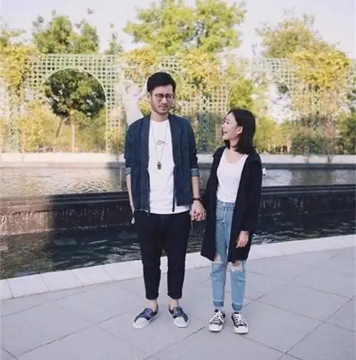 女的不到一米六,男的将近一米九,这对来自台湾的"最萌身高差情侣"是