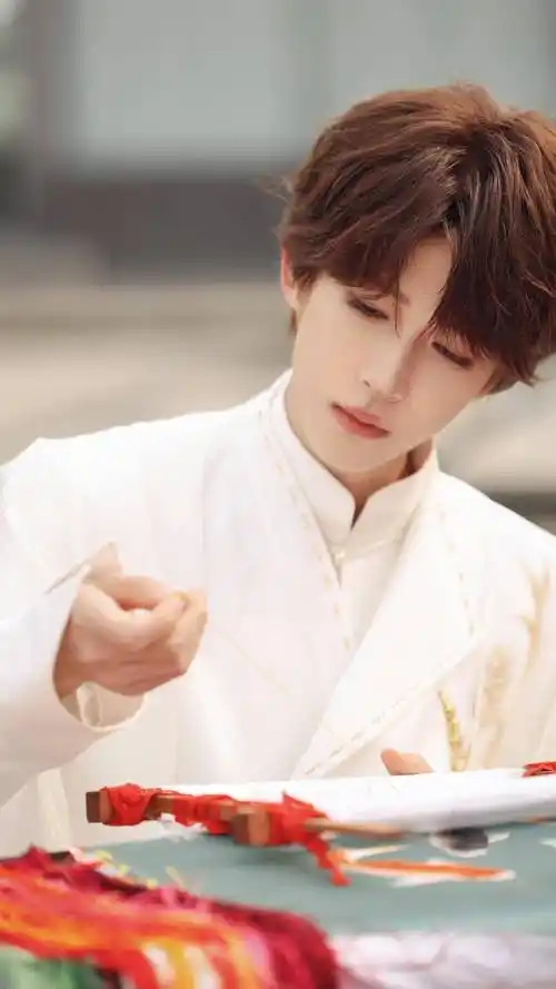 国风美少年刘宇不在乎苦只因更看重痛苦背后的成长丨专访