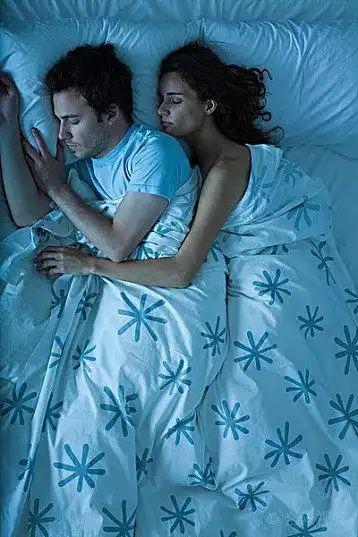 情侣,睡觉,女人,搂抱,男人_高清图片_全景视觉