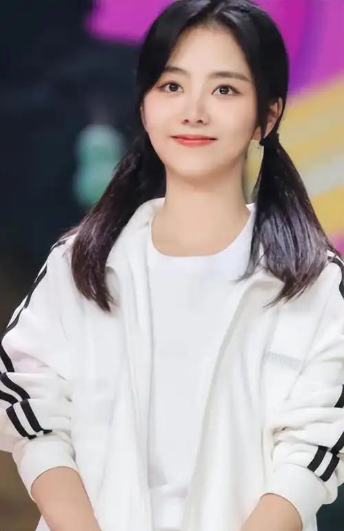 "国民初恋"谭松韵个人资料简介(出道15年无绯闻,却在事业上升期突发