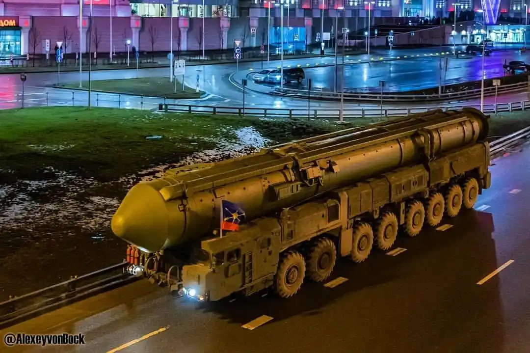 俄罗斯亚尔斯洲际弹道导弹和莫斯科红场的约会