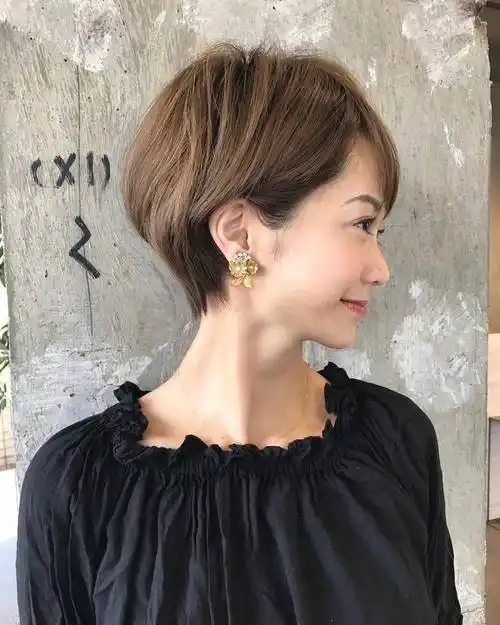 最受欢迎的四种女士发型蓬松立体显气质想换发型别错过