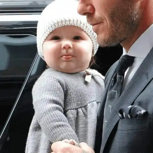 杨颖晒出儿子小海绵的萌照,没想到这两处都是亮点!