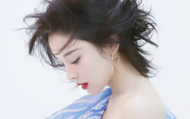 古力娜扎美丽侧脸1024x768分辨率查看