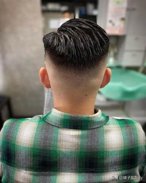 男生自来卷发型设计图片,男生刘海有点自然卷留什么发型 清爽帅气是