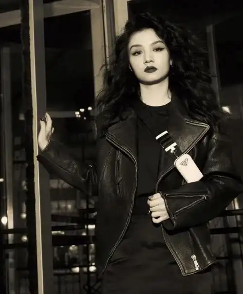 90后首位金像奖影后春夏 因不当言论被禁言 后续或有被封杀可能