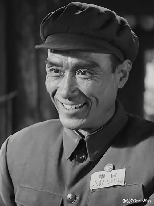 1964年上映的电影《英雄儿女》中,王成英勇就义前最后的呐喊是:"为了