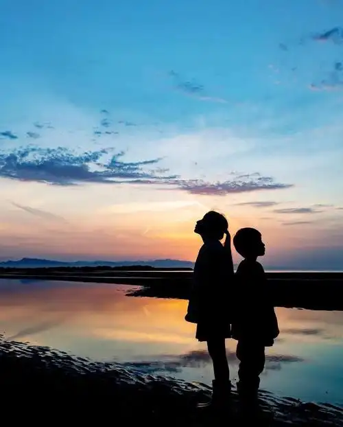 一位爸爸记录下了唯美,温暖的姐弟日常,太有爱了!_儿童