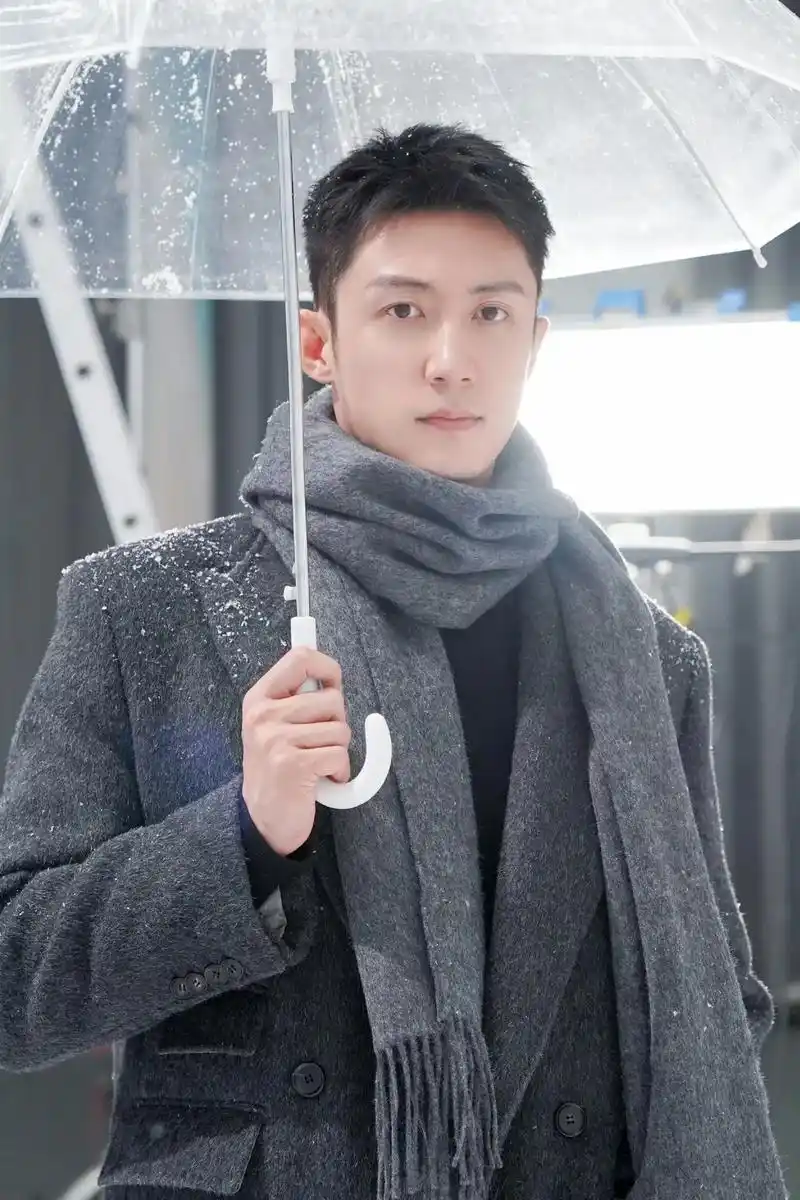 老黄的新剧官宣709915#黄景瑜 - 抖音