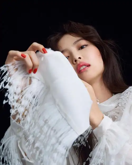 jennie金智妮热辣红唇性感写真79