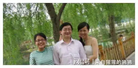 知情人透露东方卫视主持人房海燕的最新动态她如今在干什么