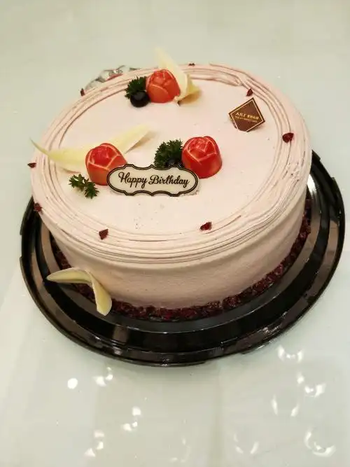 生日蛋糕送上的是祝福,是甜蜜,是心意.