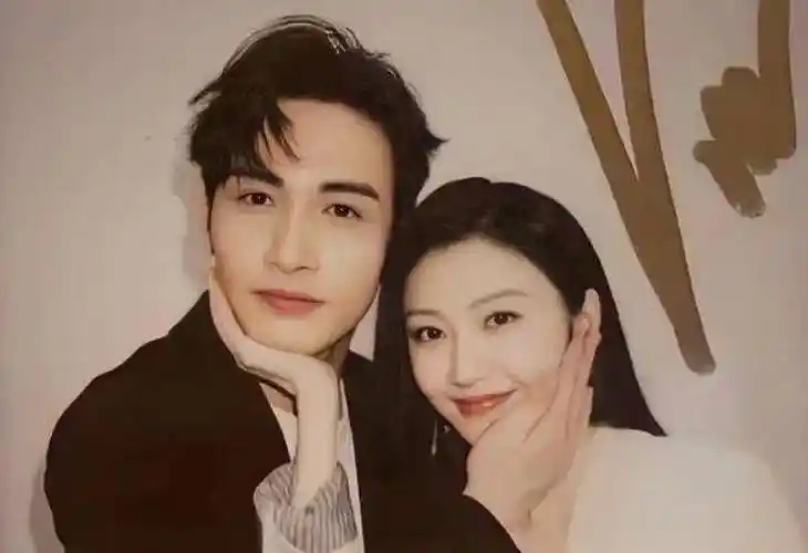 景甜和张彬彬甜蜜合作电视剧《司藤》,能否生活中走到一起呢?