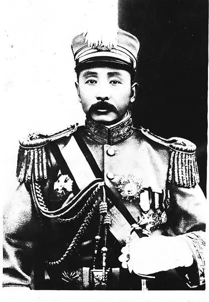 奉系军阀张作霖的大帅戎装照