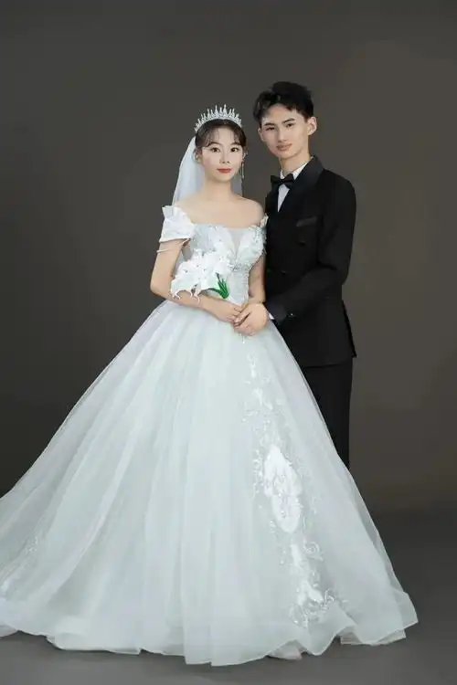 不论结局,我很高兴遇见你,一起来看看我们的婚纱照吧#婚纱照分 - 抖音