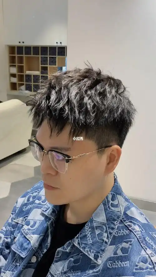 男士发型推荐参考男士摩根烫短发发型