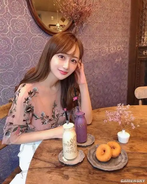 灵动大眼仿佛会说话中日混血正妹ゆい