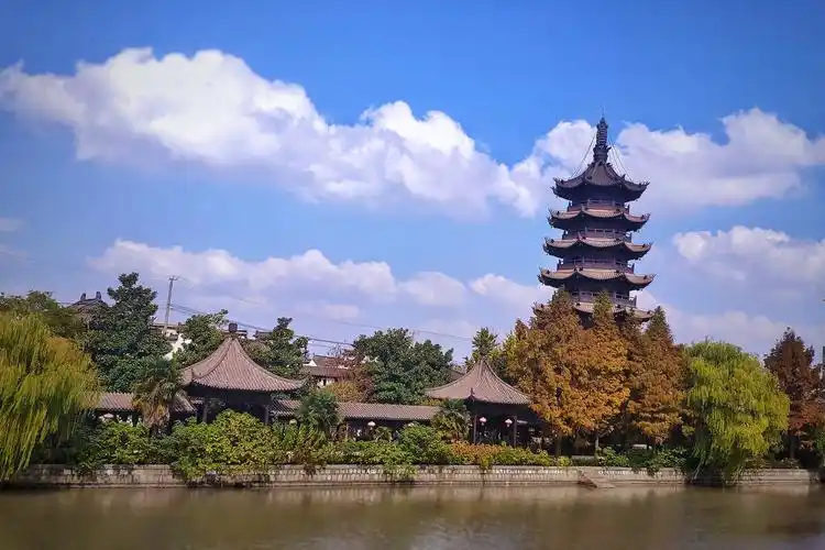 上海松江泗泾古镇安方塔