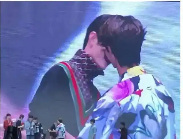 肖战王一博亲上了一起看一下具体过程