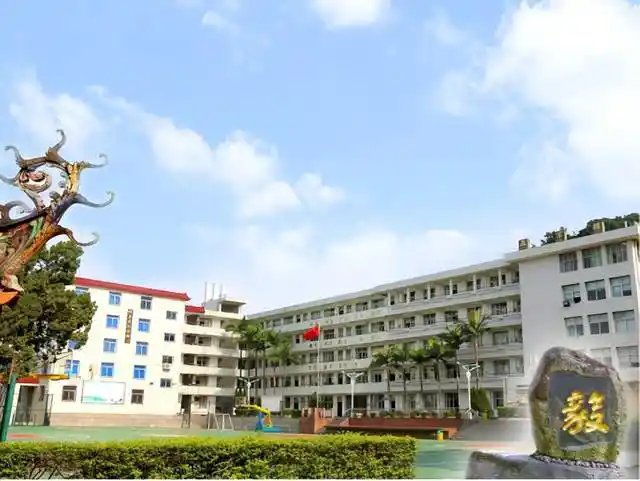 毅然前行!泉州市第六中学有一颗以人为本,服务育人的心