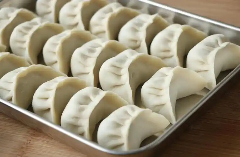 大葱猪肉饺子馅儿怎么调才好吃?北方地道的做法,味香料足真好吃_传统