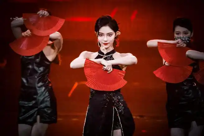 许佳琪跳舞真令人着迷