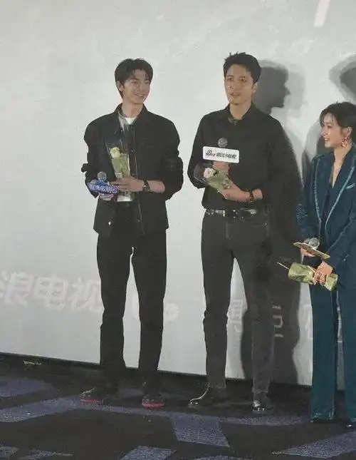 这一夜,38岁彭冠英秒了25岁林一,才知道啥是身高带给男人的霸气