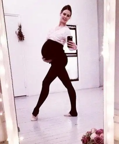 芭蕾舞者怀孕9月挺大肚跳舞 曾训练维密模特