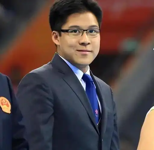 为何说霍启刚仕途无上限背后离不开2人支持最大助力是霍英东