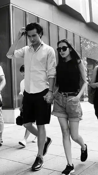 高伟光陈数演情侣23公分的身高差真不适合背后抱好尴尬啊