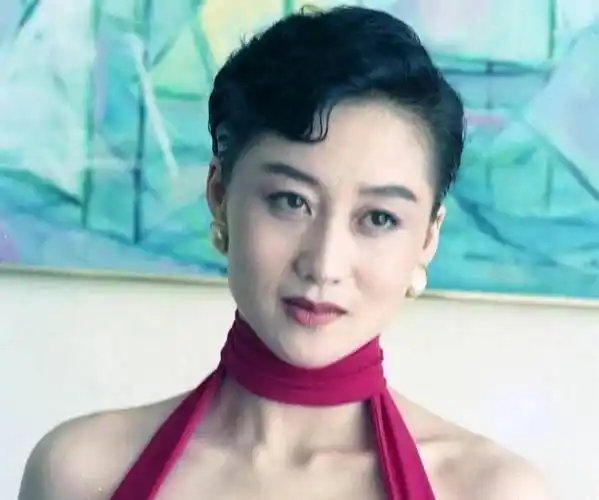 原创李连杰利智爱女18岁了与前妻黄秋燕的女儿下落曝光