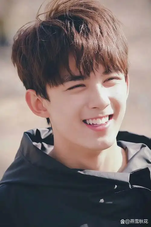 吴磊 18年的时候还是个奶呼呼的,现在已经很man了真的是成功转型的