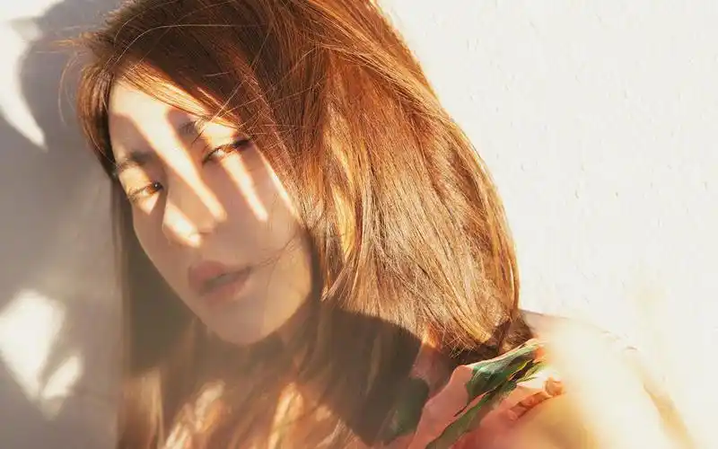 戚薇迷人性感高清桌面壁纸