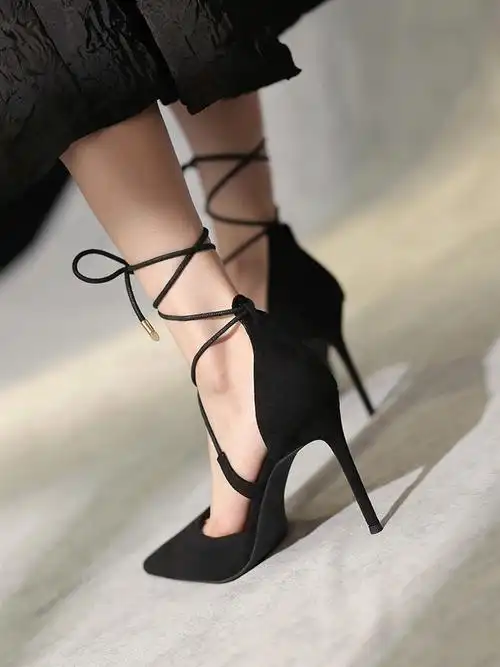 情趣高跟鞋床上免脱夏黑色尖头细绳绑带女细跟性感时尚中空包头凉鞋