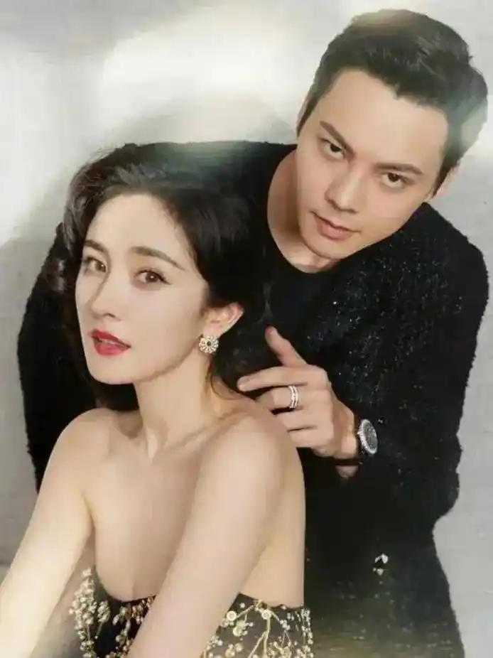 杨幂陈伟霆官宣恋情,因戏结缘共谱浪漫篇章真爱力量点亮娱乐圈!