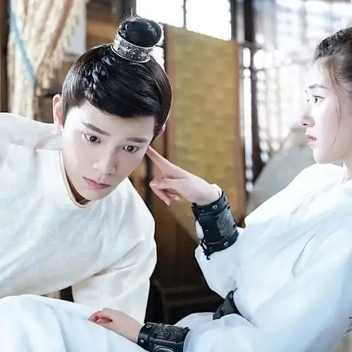 《传闻中的陈芊芊》赵露思丁禹兮头像