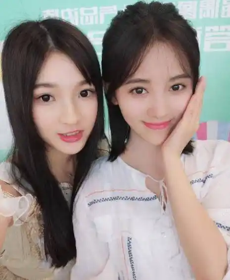 "合照工具人"鞠婧祎,看清和路人的腿型对比,网友沉默了_因为_时候