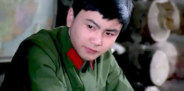 洪剑涛:从小接触电影,因一件小事错失贾宝玉,终因洪班长走红.