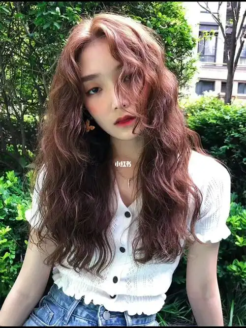 女孩子都喜欢的甜美蛋卷头法式烫发