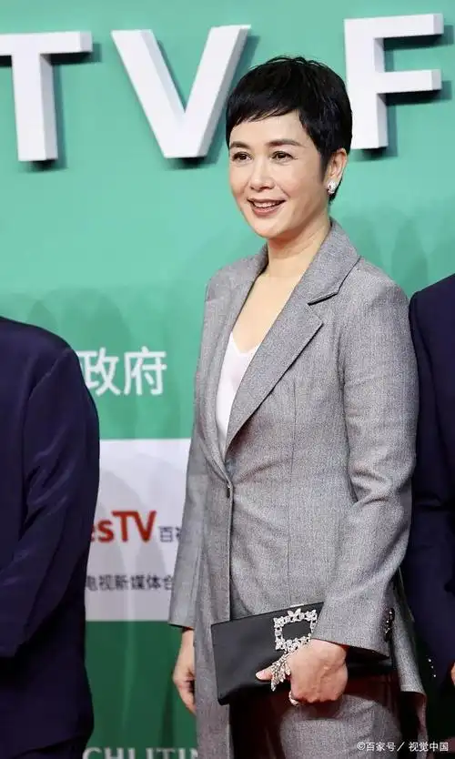 56岁晚节不保再多的名和利都救不了老艺术家蒋雯丽了吗