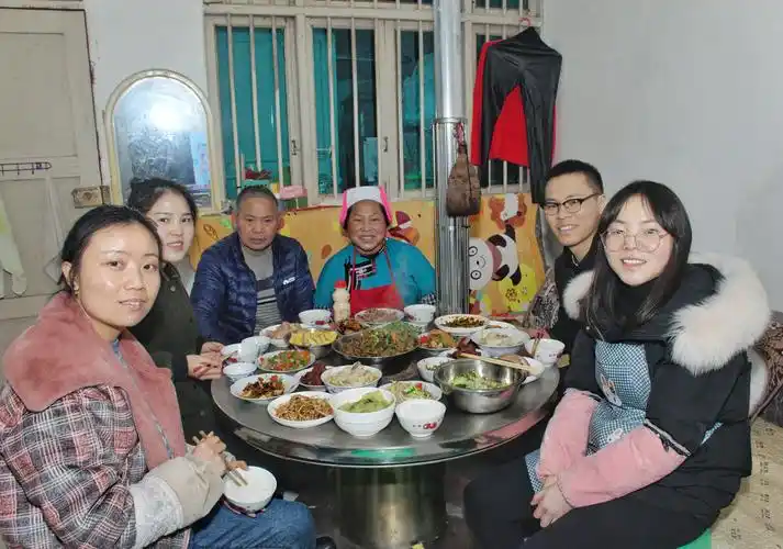 春节家庭生活照