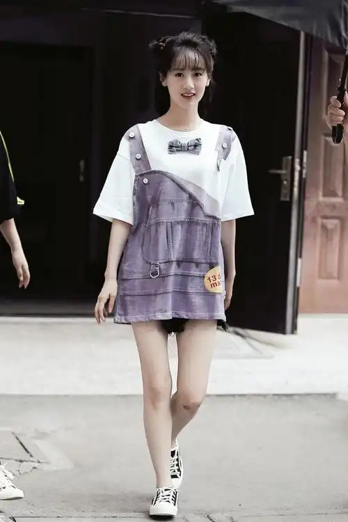 袁冰妍的长相没什么可挑剔的生图脸蛋也没瑕疵穿搭甜美又可爱