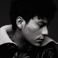 男生哭泣流泪的帅气头像男生_微信头像图片大全